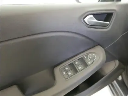 Photo 12 Renault Clio  1.6 E-Tech hybride 140ch Limited -21N