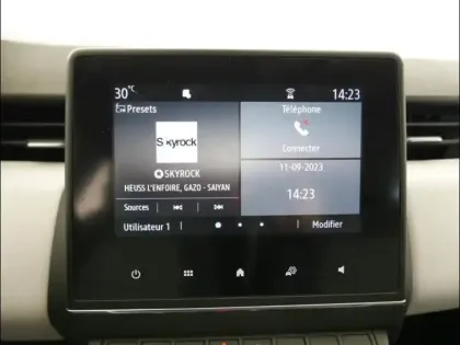 Photo 14 Renault Clio  1.6 E-Tech hybride 140ch Limited -21N