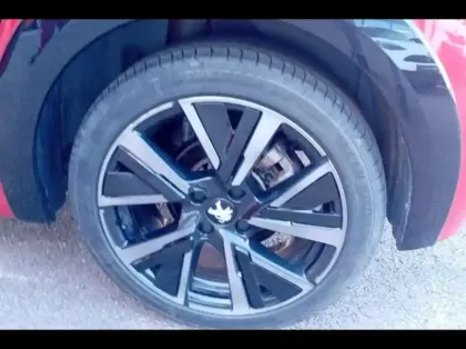 Photo 12 Peugeot 208  1.5 BlueHDi 100ch S&S GT Pack