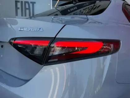 Photo 10 Alfa Romeo Giulia  2.2 Diesel 210ch Veloce Q4 AT8