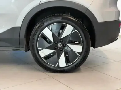 Photo 10 Volvo C40  Recharge Extended Range 252ch Plus