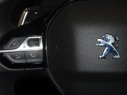 Photo 13 Peugeot 208  1.2 PureTech 100ch S&S Allure EAT8