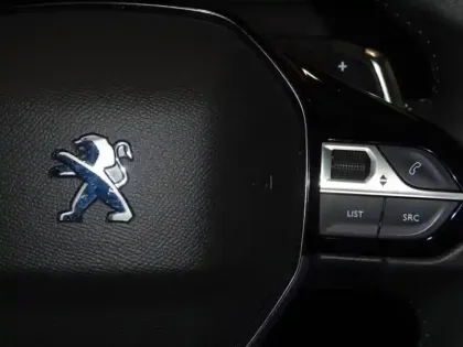 Photo 14 Peugeot 208  1.2 PureTech 100ch S&S Allure EAT8