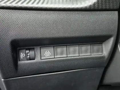 Photo 12 Peugeot 2008  1.2 PureTech 130ch S&S Allure Pack EAT8