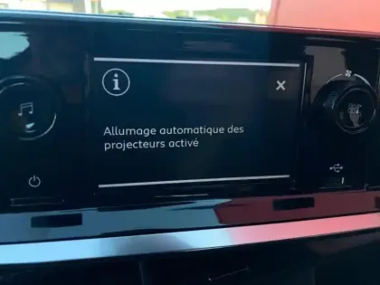 Photo 13 Peugeot 208  1.2 PureTech 75ch S&S Like