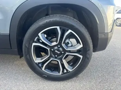 Photo 10 Jeep Avenger  1.2 Turbo T3 110ch MHEV Summit BVR6 eHybrid