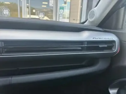 Photo 14 Jeep Avenger  1.2 Turbo T3 110ch MHEV Summit BVR6 eHybrid