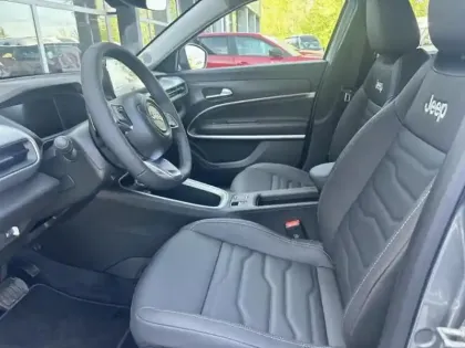 Photo 8 Jeep Avenger  1.2 Turbo T3 110ch MHEV Summit BVR6 eHybrid