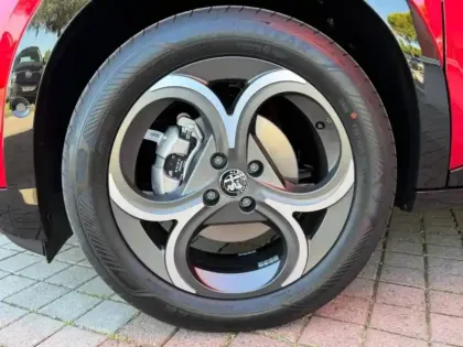 Photo 6 Alfa Romeo Junior  Elettrica 156ch 54kWh Sport Speciale (5700? certinergy déduit)