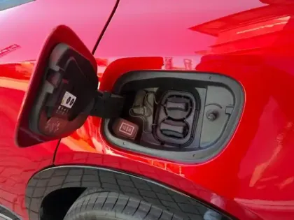 Photo 12 Alfa Romeo Junior  Elettrica 156ch 54kWh Sport Speciale (5700? certinergy déduit)