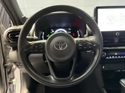 Photo 5 Toyota Yaris  Cross 116h Design MY25