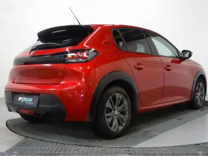 Photo 7 Peugeot 208  e- 136ch Style