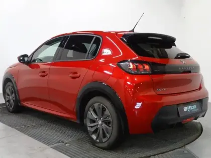 Photo 6 Peugeot 208  e- 136ch Style