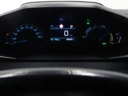 Photo 8 Peugeot 208  e- 136ch Style