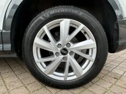 Photo 8 Audi Q2  35 TFSI 150ch Advanced