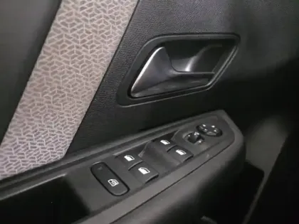 Photo 12 Citroën C4  PureTech 130ch S&S Feel Pack EAT8