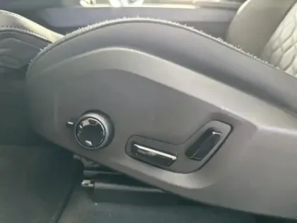 Photo 13 Volvo XC60  T6 Hybride Rechargeable 253 + 145ch Plus Style Dark Geartronic 8 AWD