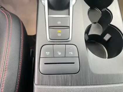 Photo 14 Ford Kuga 2.5 Duratec 180ch Hybrid FlexiFuel ST-Line X Powershift