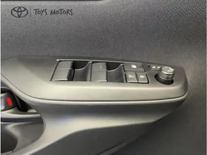 Photo 20 Toyota Yaris Hybride 116h Design Pack