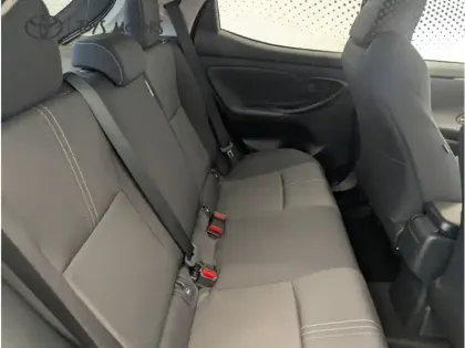 Photo 11 Toyota Yaris Hybride 116h Design Pack