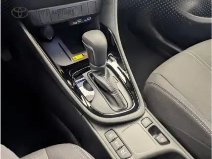 Photo 16 Toyota Yaris Hybride 116h Design Pack