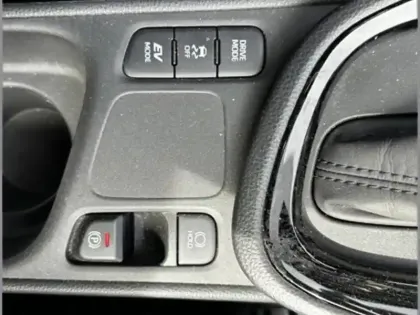 Photo 17 Toyota Yaris Hybride 1.5 HYBRID 116H DESIGN AUTO 2WD