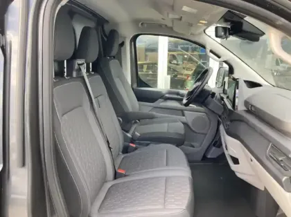 Photo 26 Ford Custom Fg 320 L1H1 Electrique 160 kW 218ch Batterie 64 kWh Limited