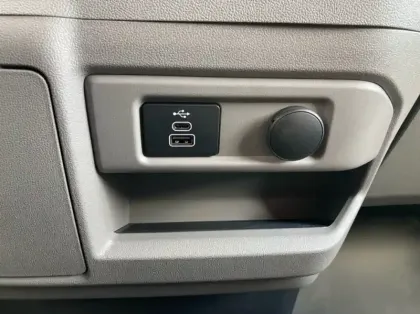 Photo 21 Ford Custom Fg 320 L1H1 Electrique 160 kW 218ch Batterie 64 kWh Limited