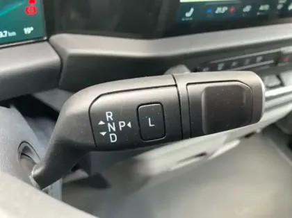 Photo 7 Ford Custom Fg 320 L1H1 Electrique 160 kW 218ch Batterie 64 kWh Limited