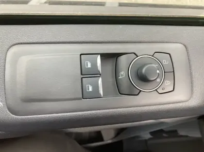 Photo 5 Ford Custom Fg 320 L1H1 Electrique 160 kW 218ch Batterie 64 kWh Limited