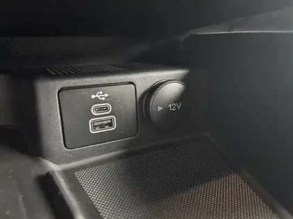 Photo 21 Ford Kuga 2.5 Duratec 180ch Hybrid FlexiFuel Titanium Business Powershift