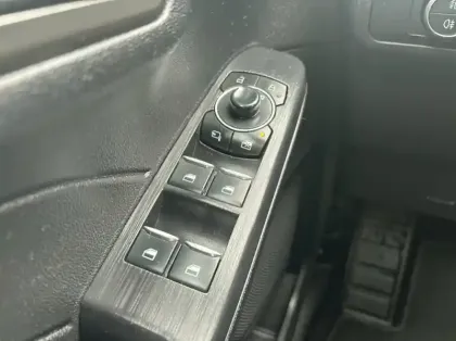 Photo 5 Ford Kuga 2.5 Duratec 180ch Hybrid FlexiFuel Titanium Business Powershift