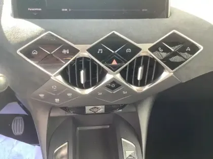 Photo 15 DS DS 3 Nouveau PureTech 100 BVM6 Performance Line