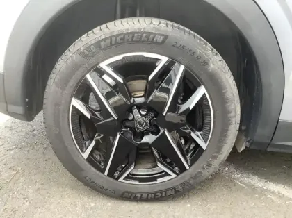 Photo 8 Peugeot 3008 Nouveau Hybrid 136 e-DCS6 Allure