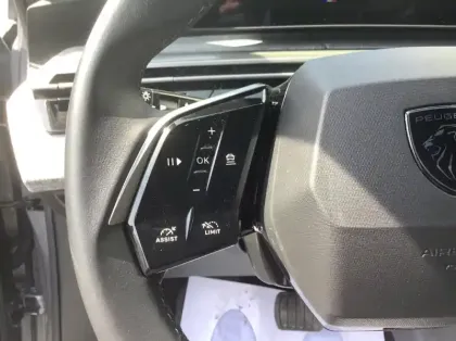 Photo 22 Peugeot 3008 Nouveau Hybrid 136 e-DCS6 Allure