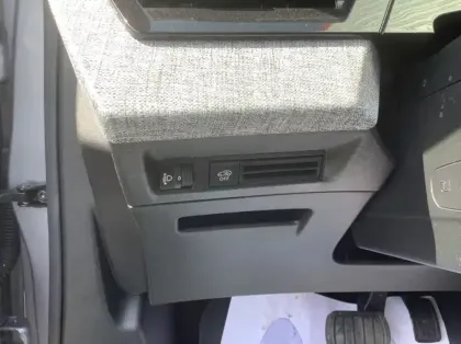 Photo 26 Peugeot 3008 Nouveau Hybrid 136 e-DCS6 Allure