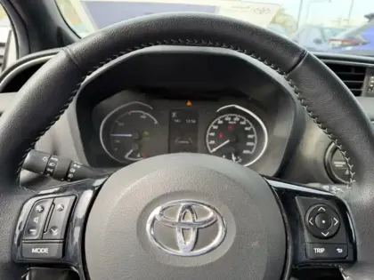 Photo 15 Toyota Yaris Hybride 1.5 VVT-I HYBRID Collection MC2 100