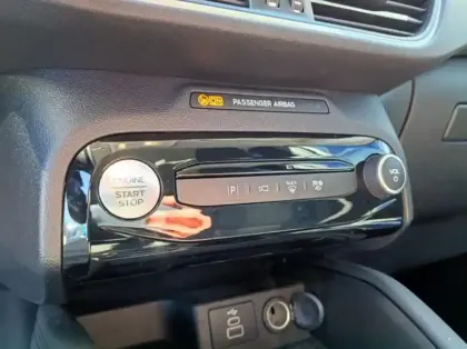 Photo 11 Ford Kuga 2.5 Duratec 180ch Hybrid FlexiFuel Titanium Business Powershift