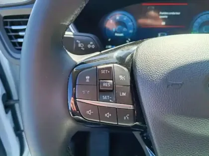 Photo 16 Ford Kuga 2.5 Duratec 180ch Hybrid FlexiFuel Titanium Business Powershift