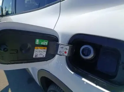 Photo 6 Ford Kuga 2.5 Duratec 180ch Hybrid FlexiFuel Titanium Business Powershift