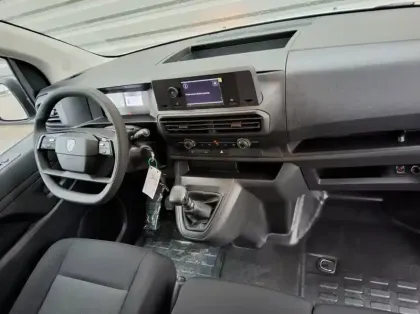 Photo 12 Peugeot Expert Fourgon Nouveau FGN M BLUEHDI 120 S&S BVM6