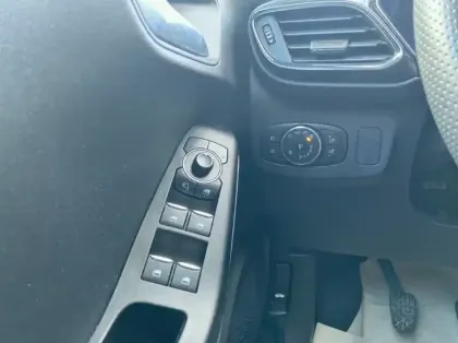 Photo 5 Ford Puma 1.0 Flexifuel 125ch S&S mHEV ST-Line