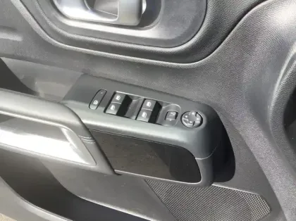 Photo 16 Citroën C5 aircross Hybride 136 e-DCS6 Plus