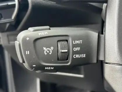 Photo 25 DS DS 7 PureTech 180 Automatique Executive