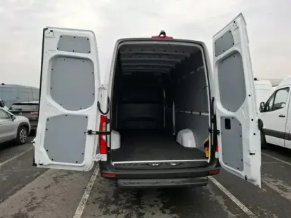 Photo 5 Mercedes Sprinter e 414 Fourgon 43S 113KWH 136CH