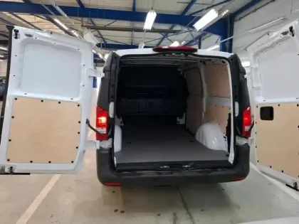 Photo 5 Mercedes Vito e 112 Fourgon Long L2H1 60KWH 