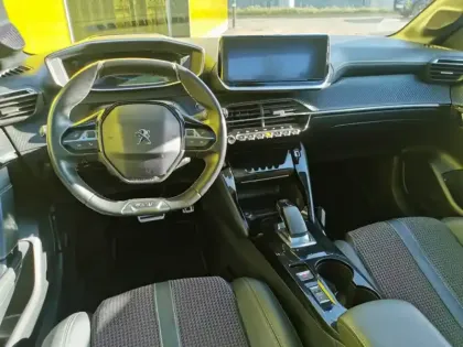 Photo 8 Peugeot 208 GT Line 136 ch