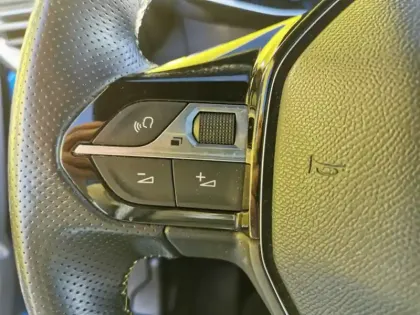 Photo 18 Peugeot 208 GT Line 136 ch