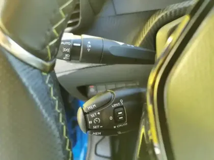 Photo 19 Peugeot 208 GT Line 136 ch