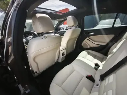 Photo 19 Mercedes GLA 200 Inspiration